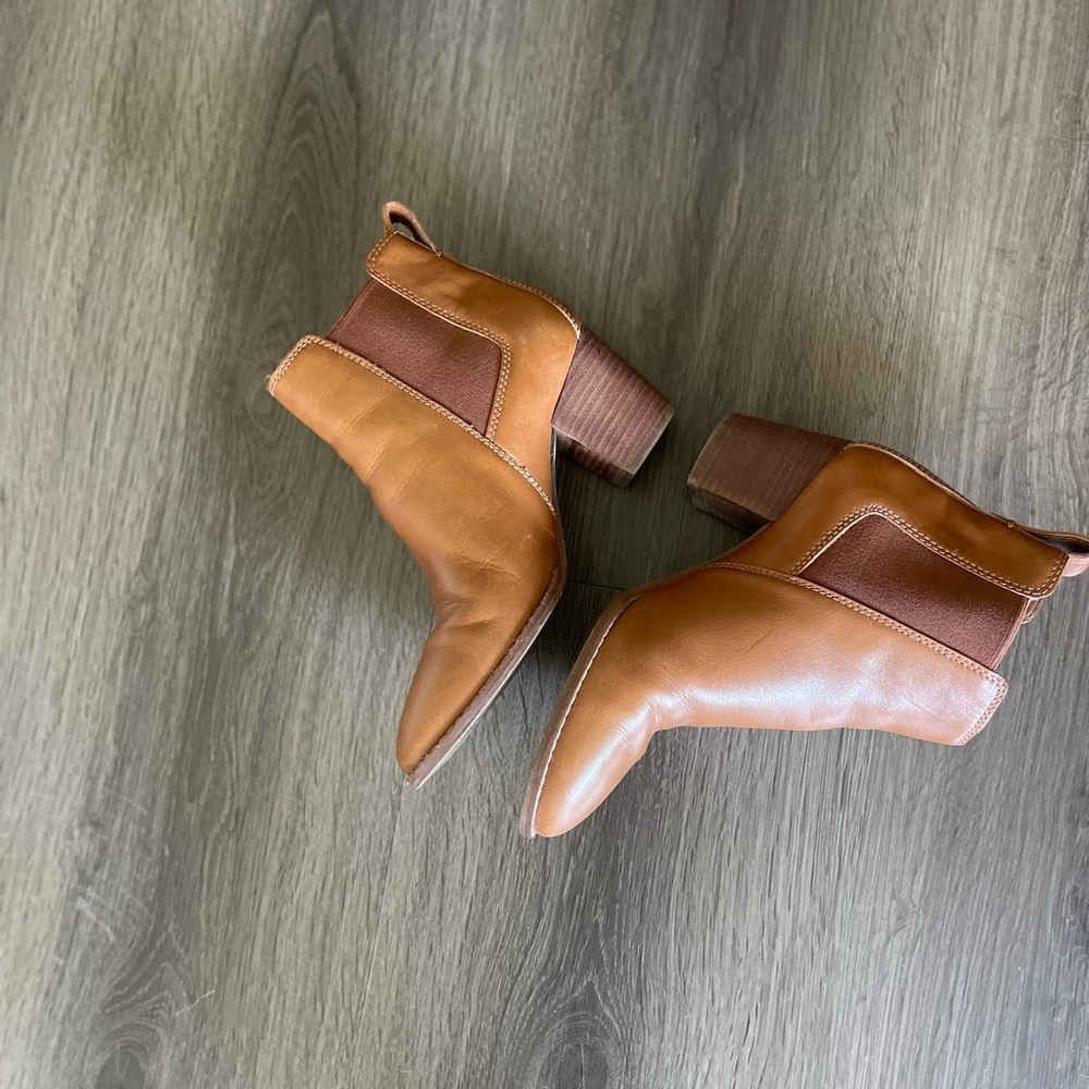 Madewell Regan Chelsea Leather Booties - Picture 5 of 10